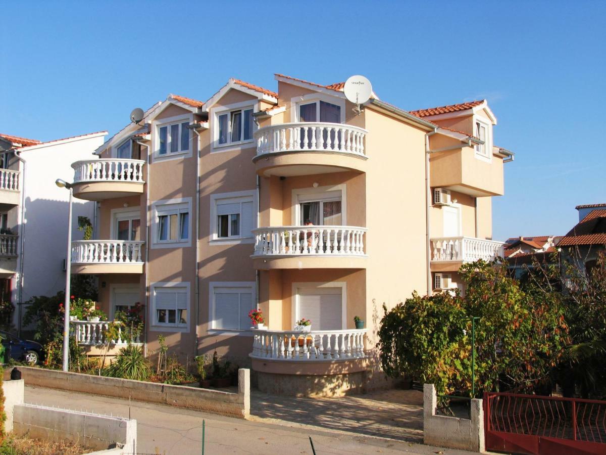 Apartment Bilac Vodice Esterno foto
